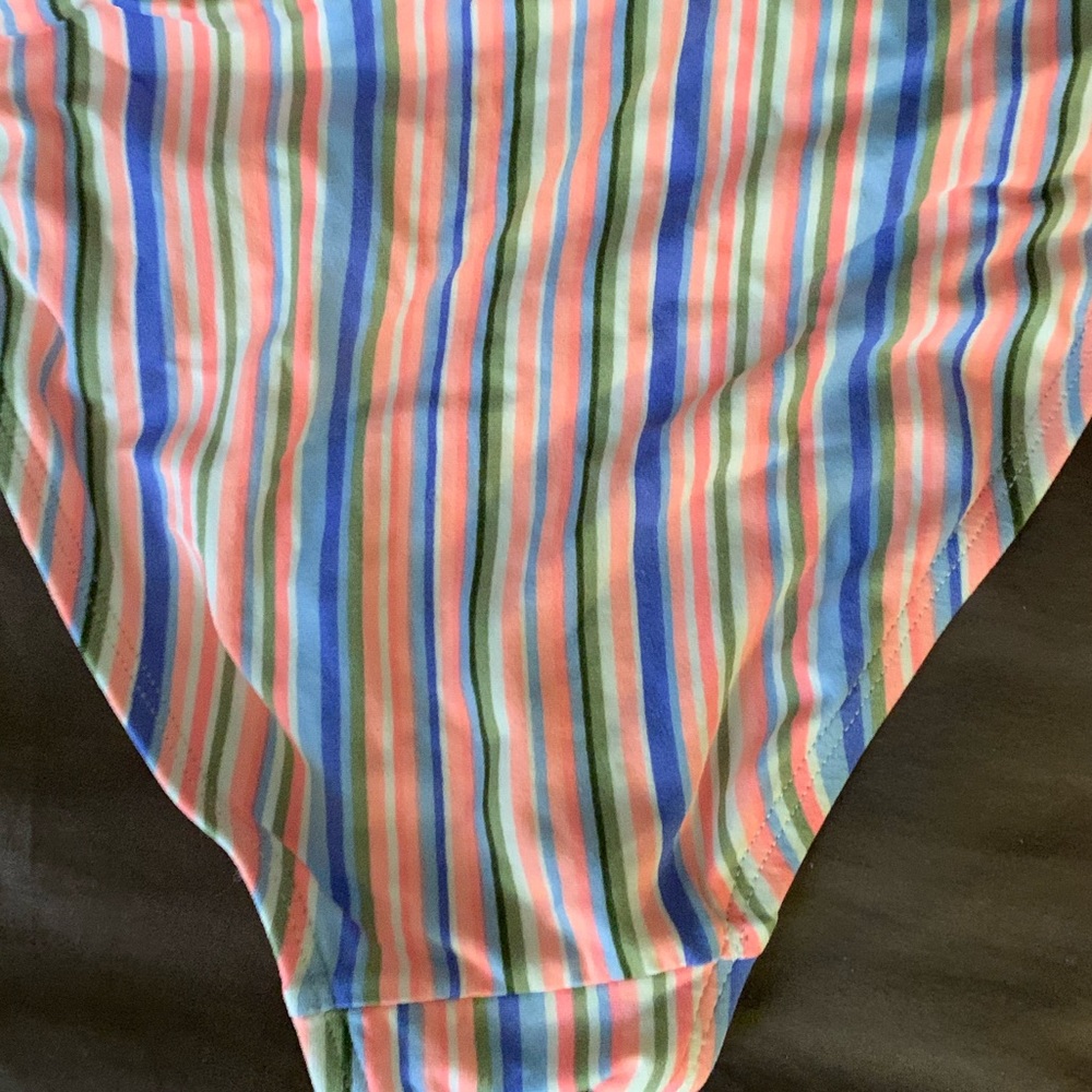 bikini - Picture 2 of 2